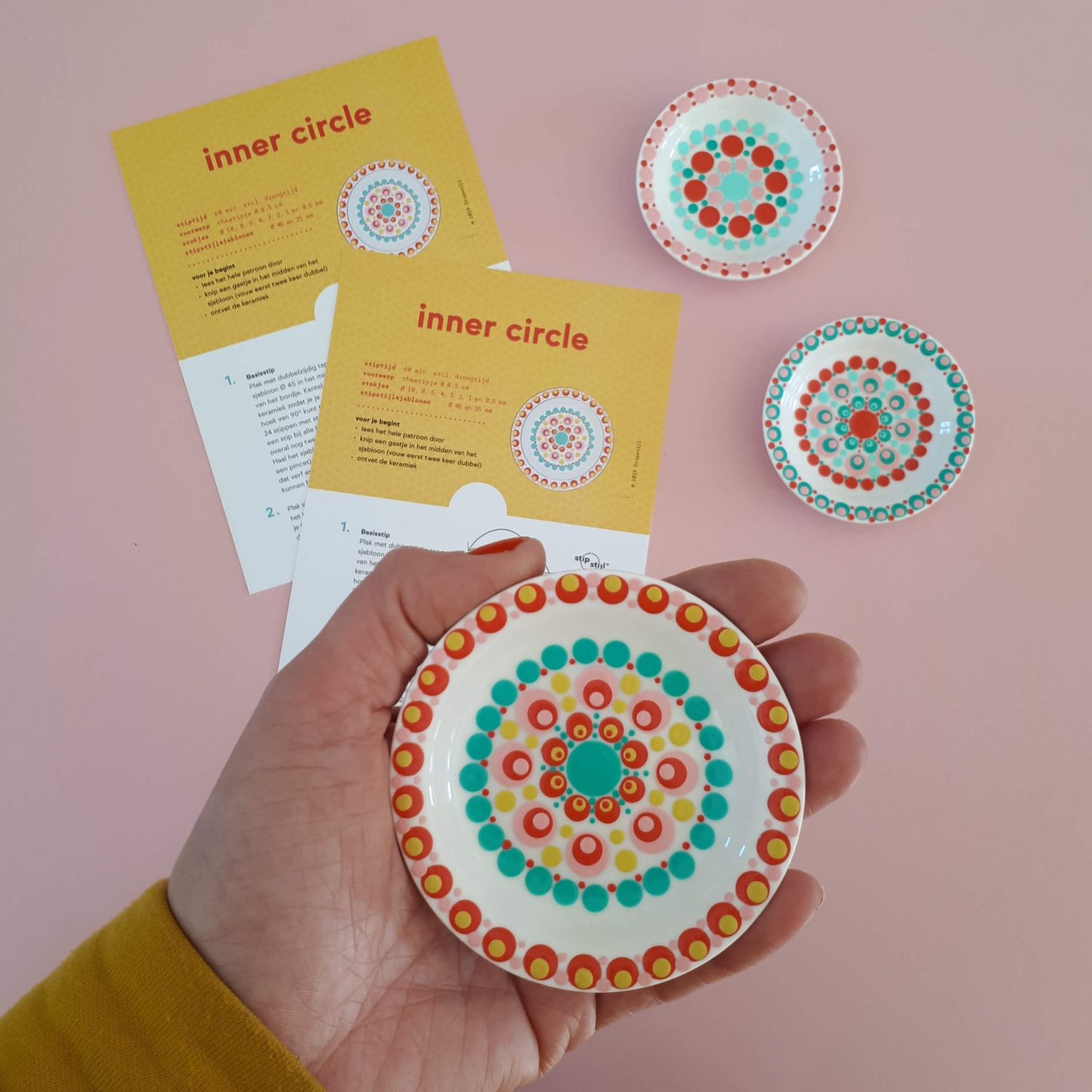 Leer hoe je kunt stippen op papier. Blog met gratis patroon en handige stiptips. Kan ook op porselein