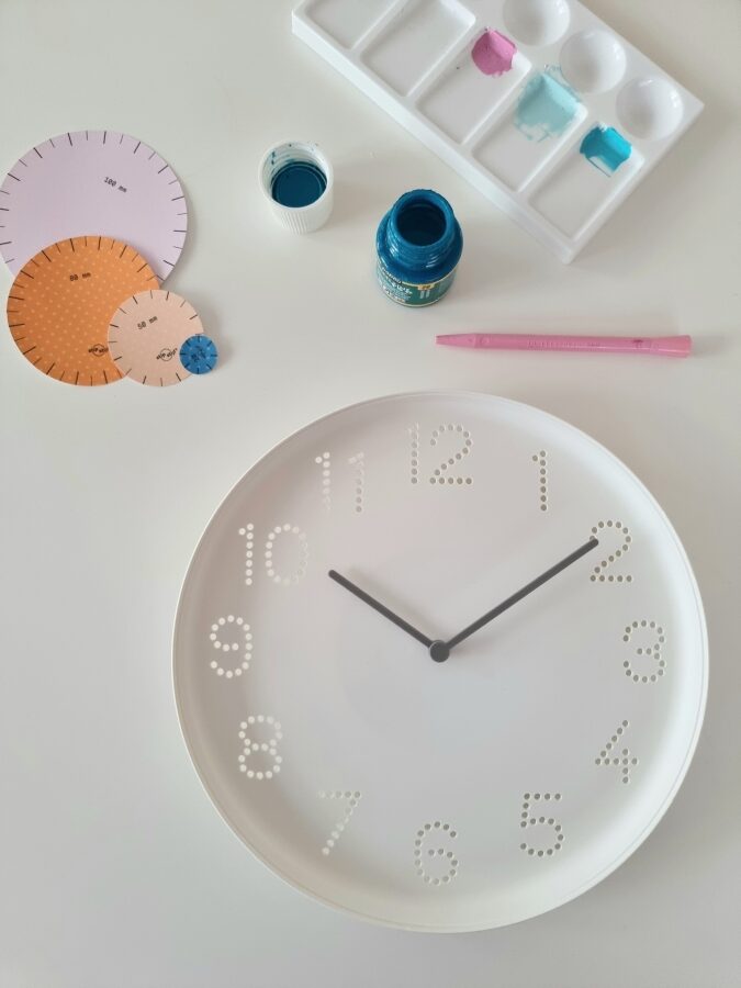 Stipstijl_klok_DotsofTime-rotated